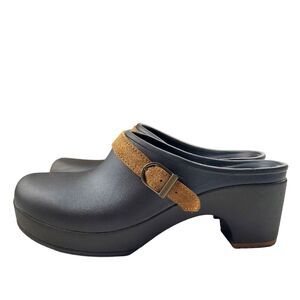 CROCS Sarah Mule Clogs in Size 8